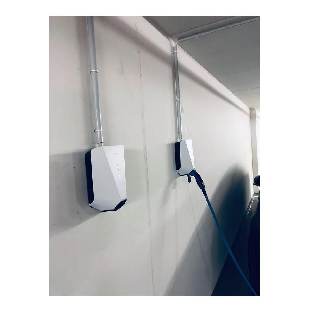 Charge Ladestation (1.4 - 22kW) Charge Ladestation (1.4 - 22kW)