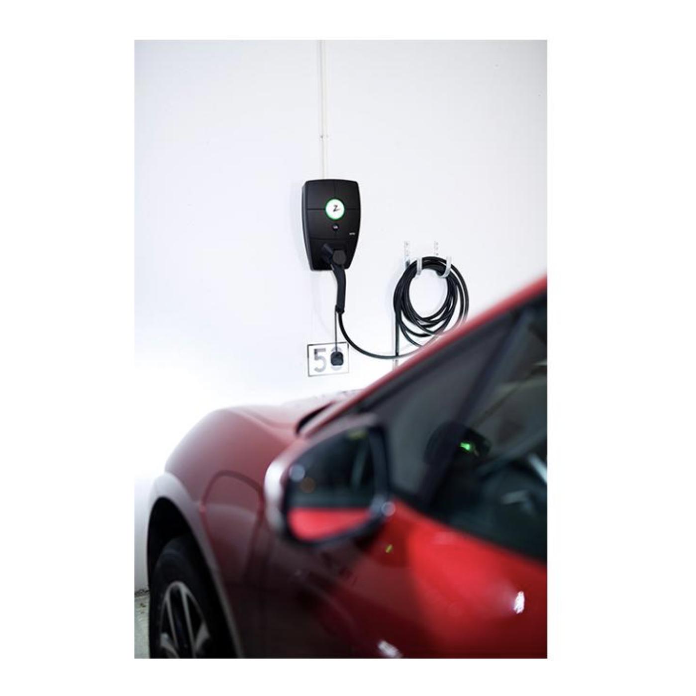 Zaptec Station de recharge Pro 4G avec plaque arrière
